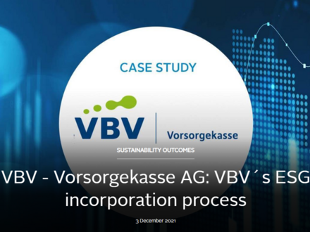 „Titelseite einer Fallstudie der VBV-Vorsorgekasse zum ESG-Integrationsprozess, mit VBV-Logo im Vordergrund und abstrakter blauer Finanzdaten-Grafik im Hintergrund.“