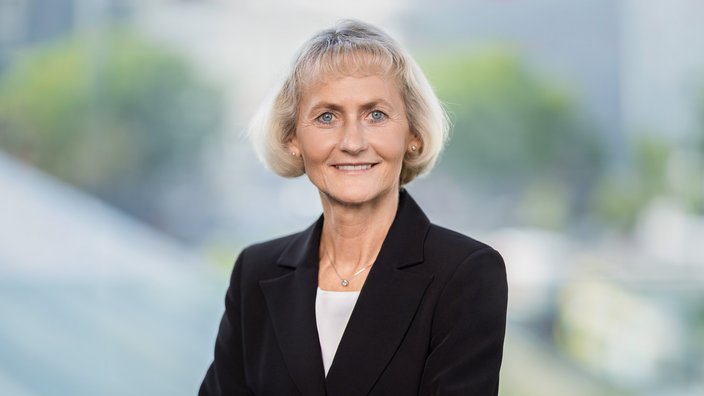 Mag.a Michaela Attermeyer, CPM ist Mitglied des Vorstandes der VBV-Betriebliche Altersvorsore AG, VBV-Pensionskasse Aktiengesellschaft, VBV-Vorsorgekasse AG, VBV-Asset Service GmbH und VBV-Lux Global S.à.r.l.