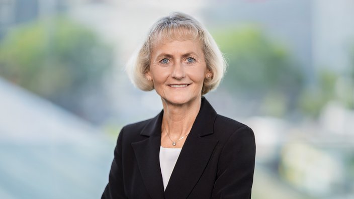 Mag.a Michaela Attermeyer, CPM ist Mitglied des Vorstandes der VBV-Betriebliche Altersvorsore AG, VBV-Pensionskasse Aktiengesellschaft, VBV-Vorsorgekasse AG, VBV-Asset Service GmbH und VBV-Lux Global S.à.r.l.