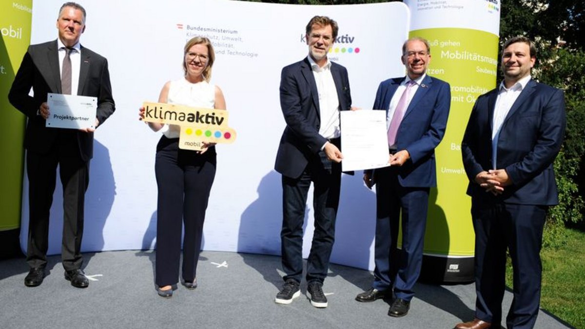 von links nach rechts: Alexander Klacska, BM Leonore Gewessler, Andreas Zakostelsky, Peter Eitzenberger, Markus Sumpich